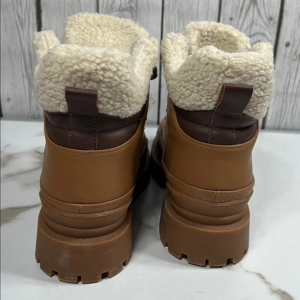 Aqua storm faux sherpa lined lugged sole ankle boots size 8